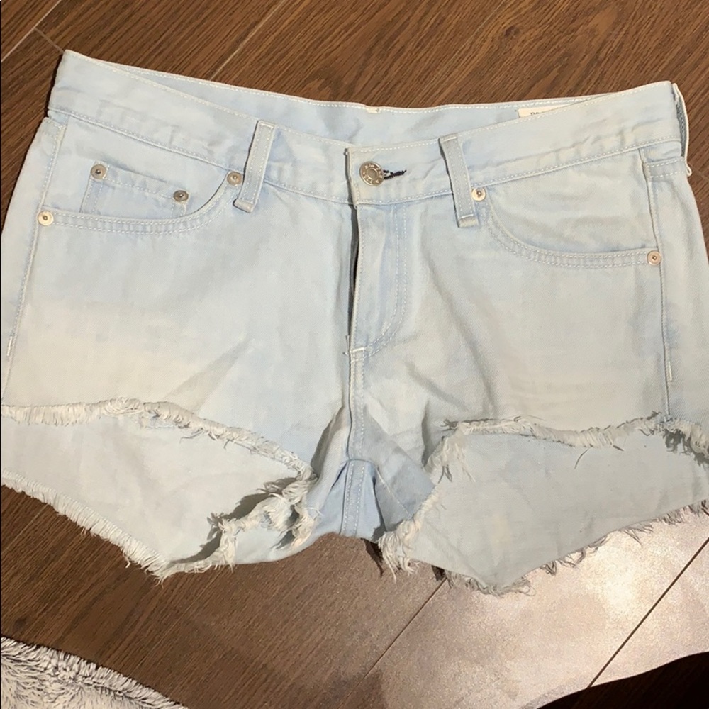 Mid rise light wash denim short
